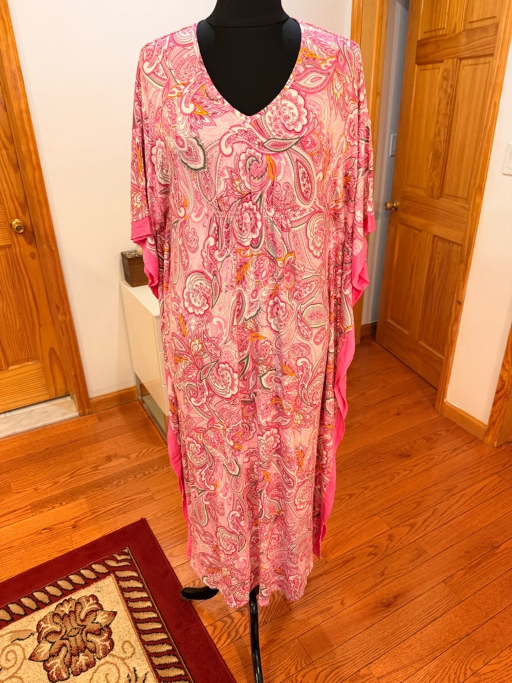 Ellen Tracy Pink Paisley Maxi Caftan Soft & Stretchy with Side Pockets Like New - Picture 11 of 16
